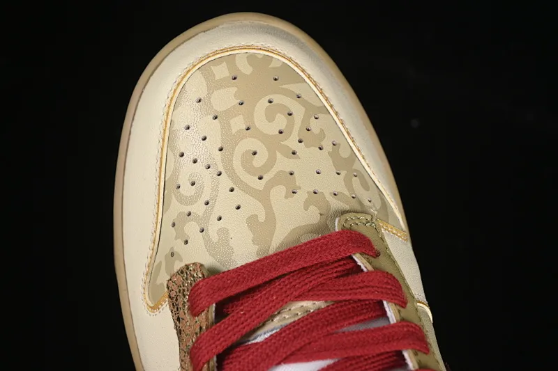 All Categories Nk SB Dunk Series Nk SB Dunk Low Low-top sneakers Nike Dunk Low "Surfaces In Brown And Sail" Panda Prank CNY Year of the Snake Shedding dust to welcome gold Golden snake holding wealth Low-top casual sneakers DD1503-124